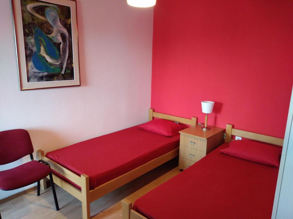 Skopje City Center Red Apartment Esterno foto