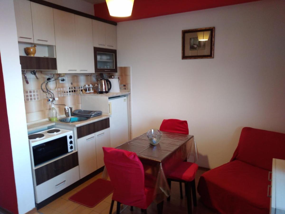 Skopje City Center Red Apartment Esterno foto