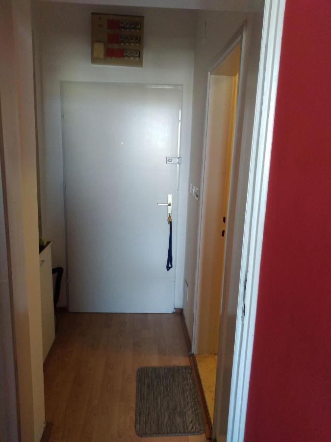 Skopje City Center Red Apartment Esterno foto