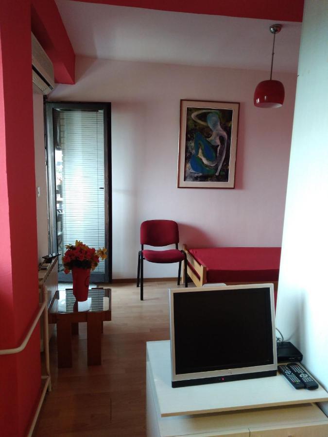 Skopje City Center Red Apartment Esterno foto
